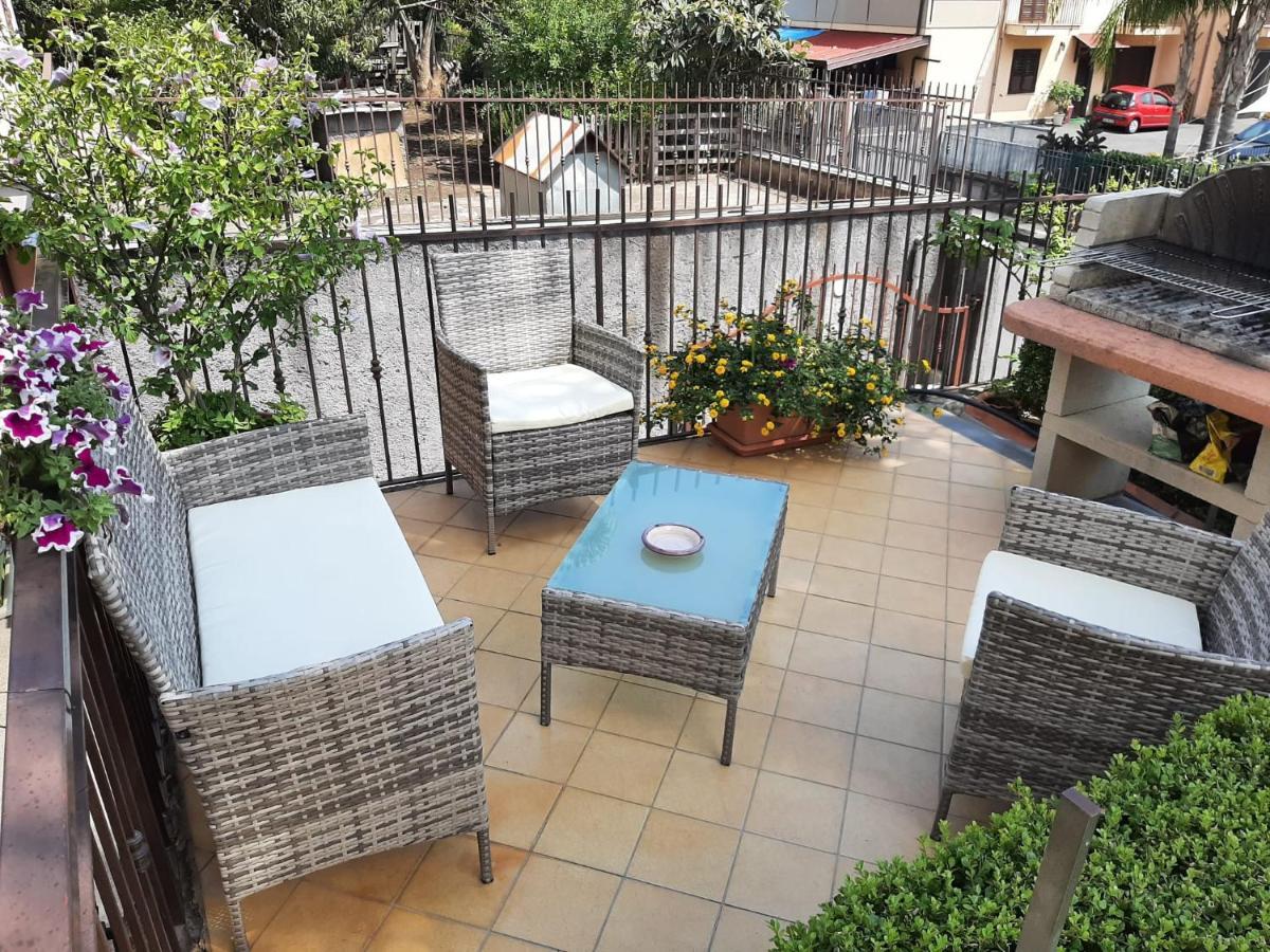 Casa Vacanze Etna Cocus Santa Venerina Eksteriør billede